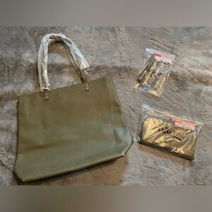Jewel by thirty-one Tote and wallet set, olive, NWT